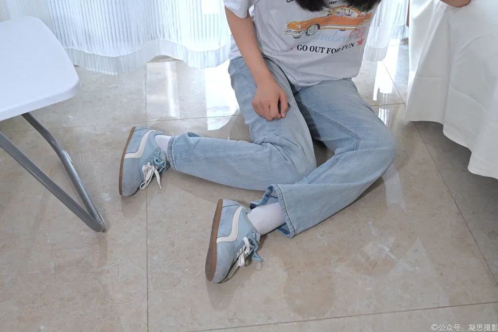 图片[25]-凝思摄影 NO.019 德美-T恤、短白袜、平底鞋1[100P]-萌味圈