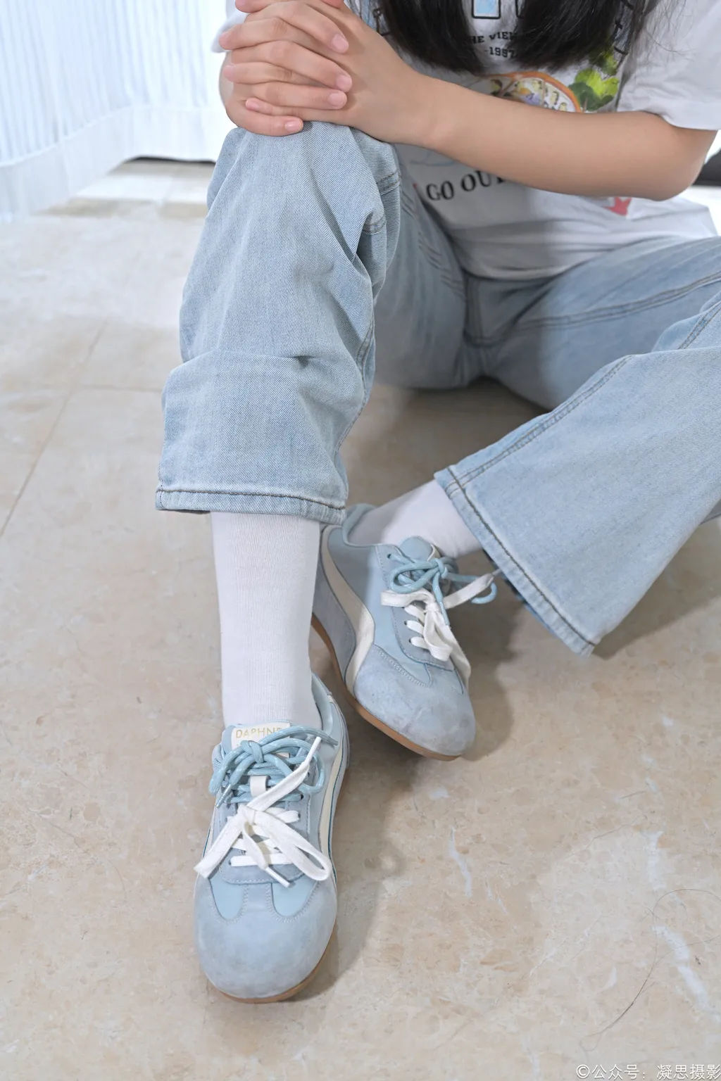 图片[35]-凝思摄影 NO.019 德美-T恤、短白袜、平底鞋1[100P]-萌味圈