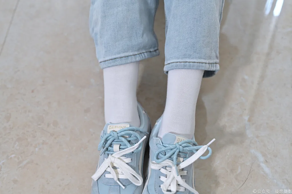 图片[40]-凝思摄影 NO.019 德美-T恤、短白袜、平底鞋1[100P]-萌味圈