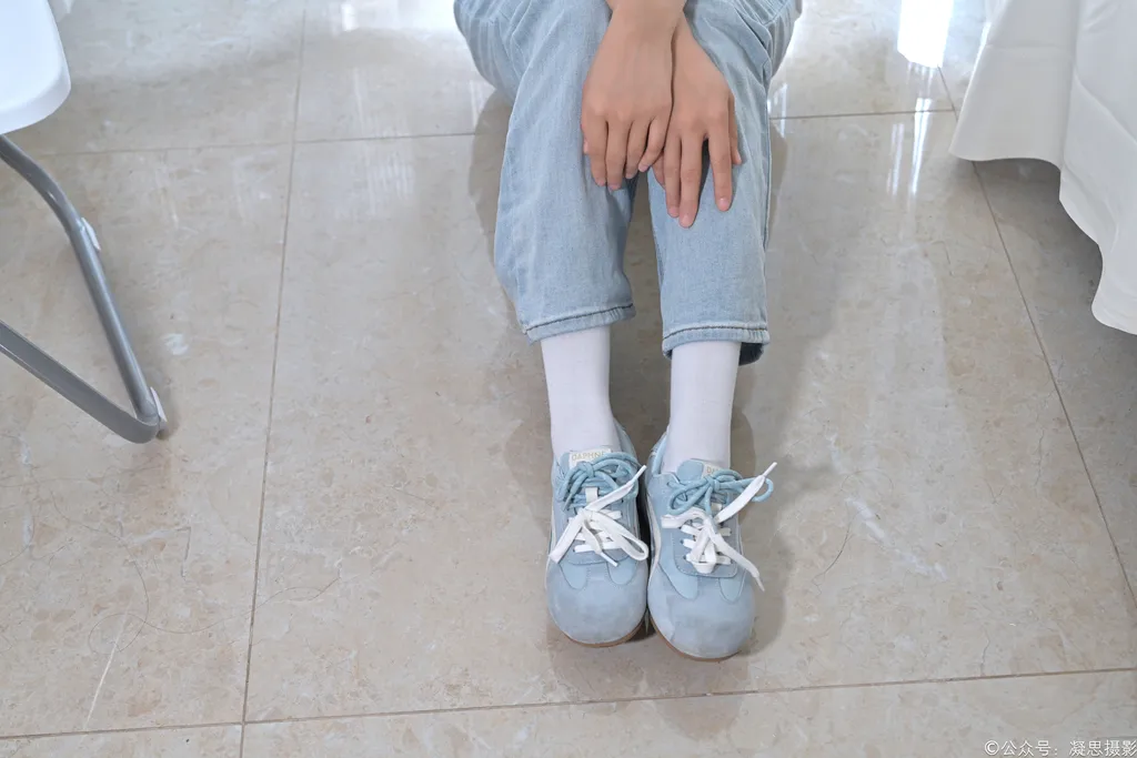 图片[45]-凝思摄影 NO.019 德美-T恤、短白袜、平底鞋1[100P]-萌味圈