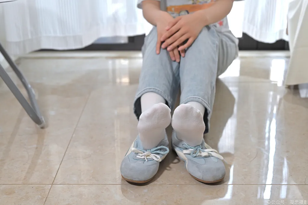 图片[72]-凝思摄影 NO.019 德美-T恤、短白袜、平底鞋1[100P]-萌味圈