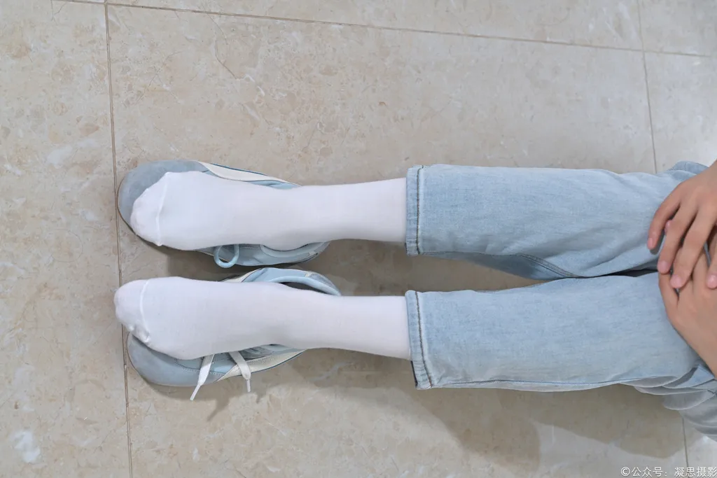 图片[77]-凝思摄影 NO.019 德美-T恤、短白袜、平底鞋1[100P]-萌味圈