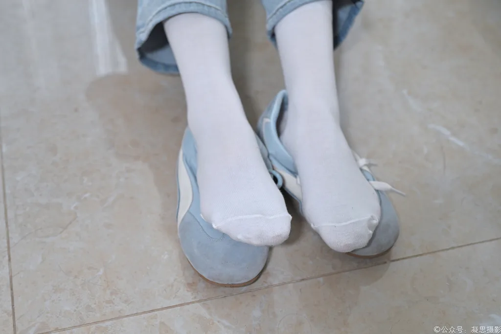 图片[80]-凝思摄影 NO.019 德美-T恤、短白袜、平底鞋1[100P]-萌味圈