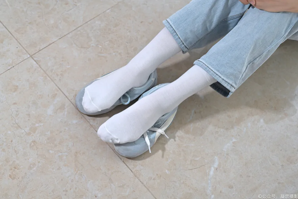 图片[82]-凝思摄影 NO.019 德美-T恤、短白袜、平底鞋1[100P]-萌味圈