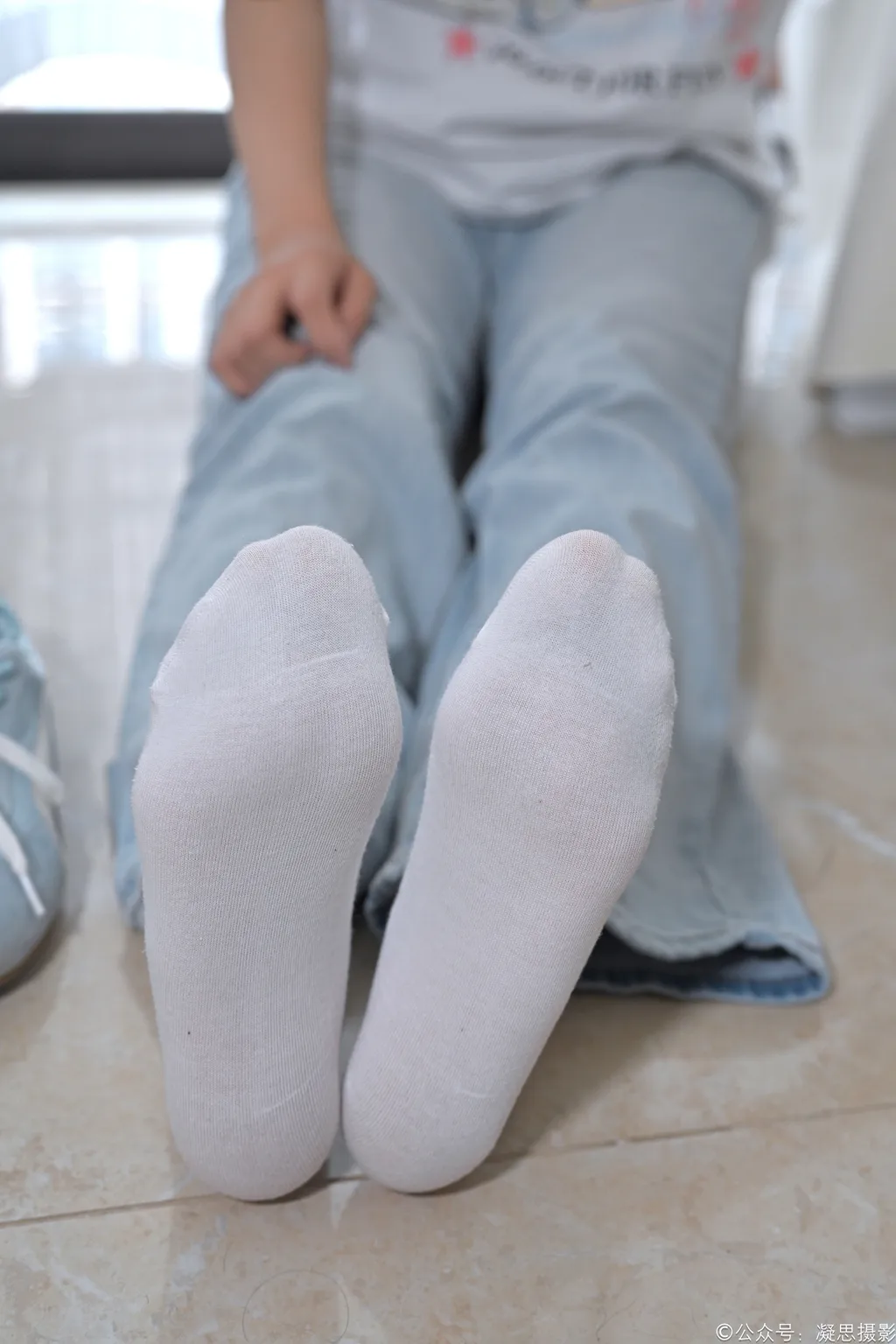 图片[92]-凝思摄影 NO.019 德美-T恤、短白袜、平底鞋1[100P]-萌味圈