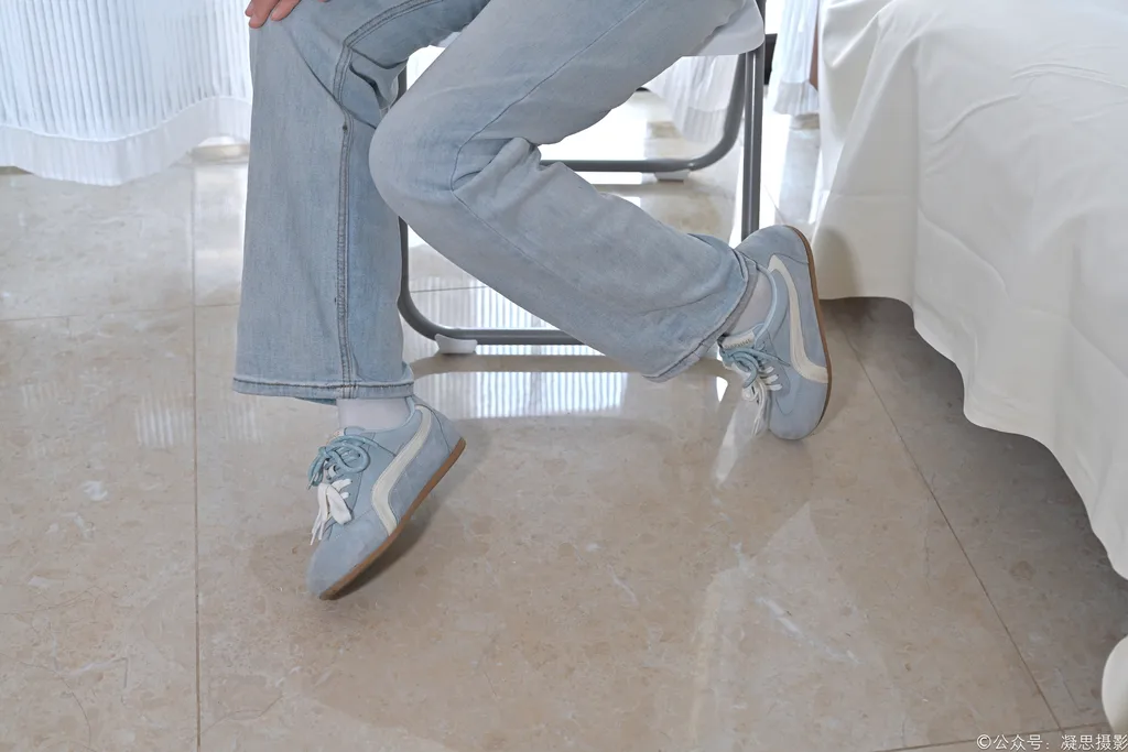 图片[101]-凝思摄影 NO.019 德美-T恤、短白袜、平底鞋1[100P]-萌味圈