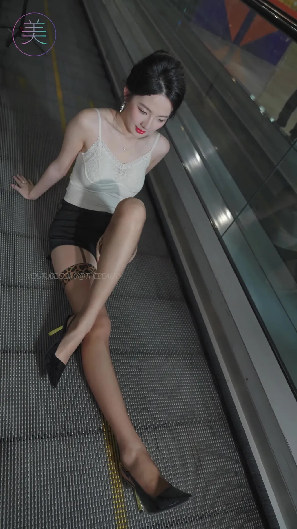 图片[29]-NO.1609 2024 广州车展 网红美女车模 beautyleg LOOKBOOK 65[30P]-萌味圈