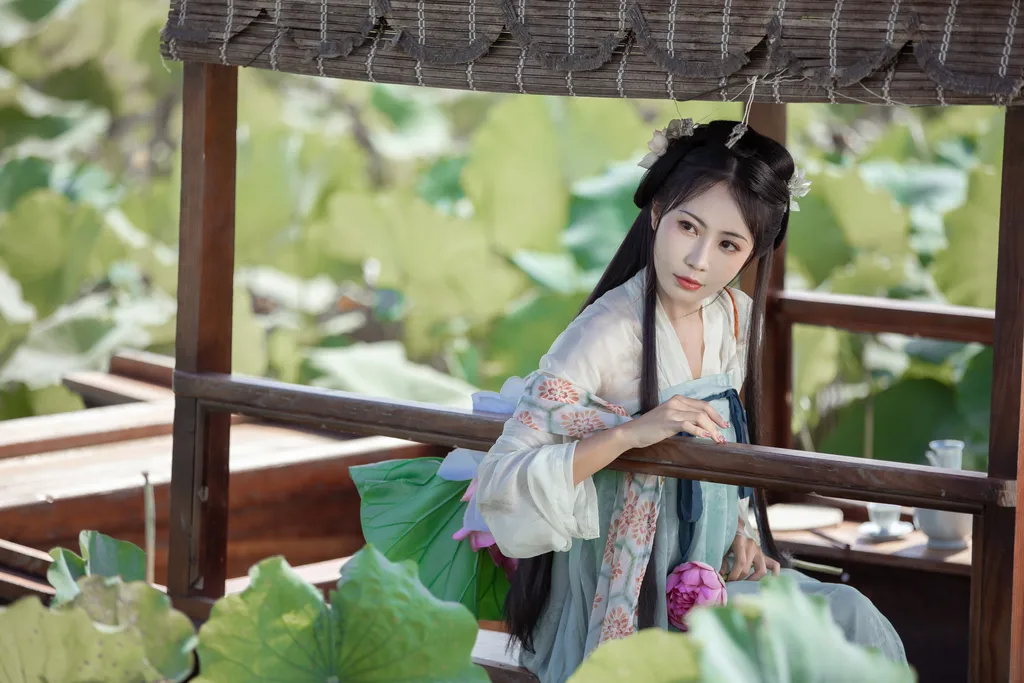 图片[6]-[YITUYU艺图语]2022.11.15 荷芰 酸辣粉[30+1P]-萌味圈