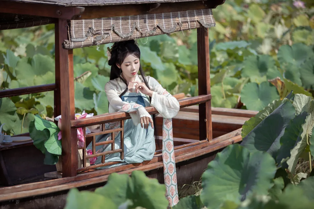 图片[11]-[YITUYU艺图语]2022.11.15 荷芰 酸辣粉[30+1P]-萌味圈