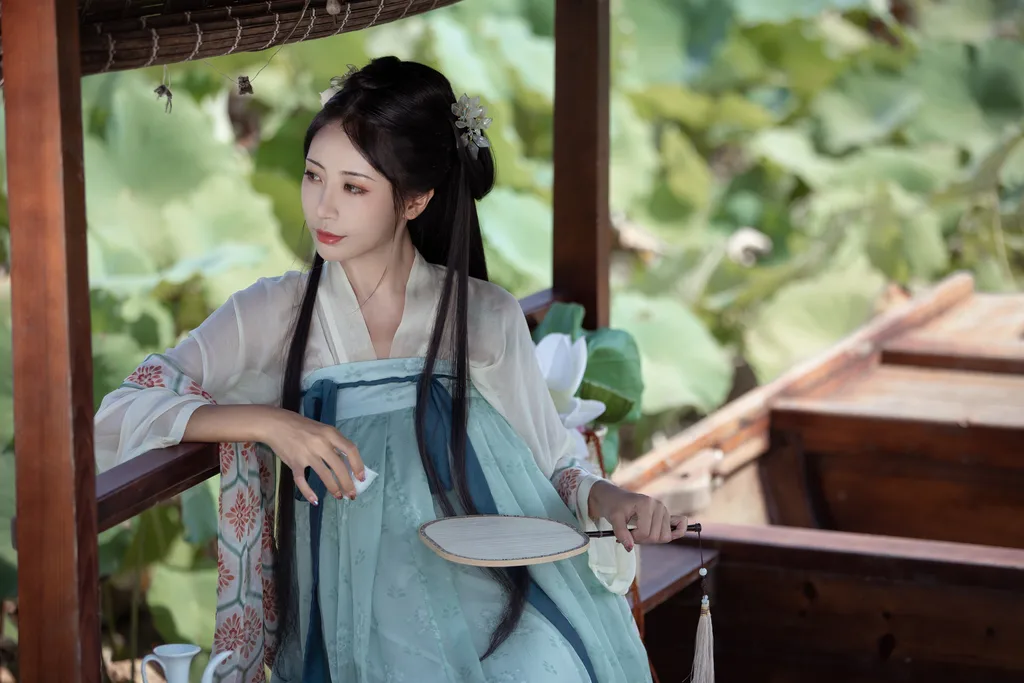 图片[20]-[YITUYU艺图语]2022.11.15 荷芰 酸辣粉[30+1P]-萌味圈