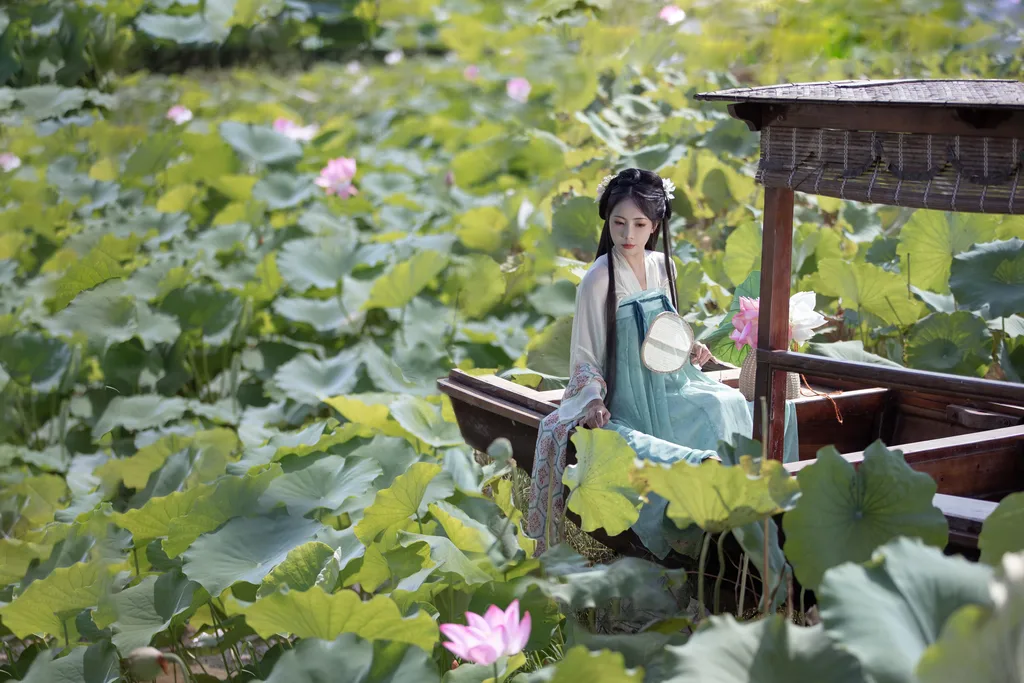 图片[25]-[YITUYU艺图语]2022.11.15 荷芰 酸辣粉[30+1P]-萌味圈