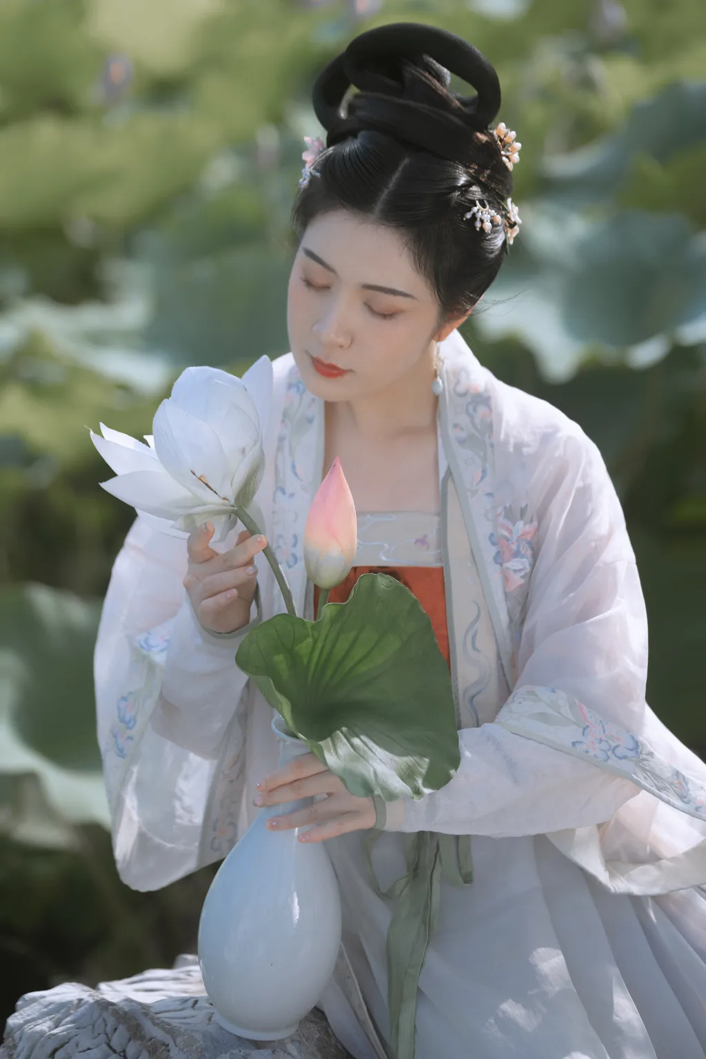 图片[2]-[YITUYU艺图语]2022.11.21 陶然荷韵 周曦彤[25+1P]-萌味圈