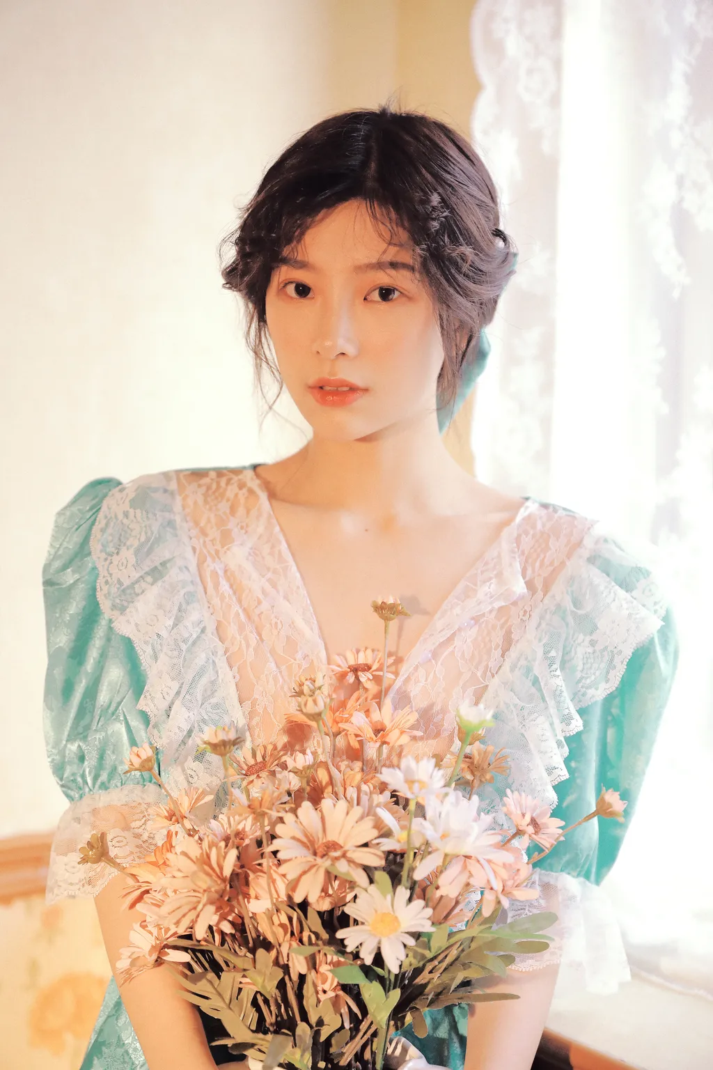 图片[2]-[YITUYU艺图语]2022.11.25 窗边少女 桃芊鱼[34+1P]-萌味圈