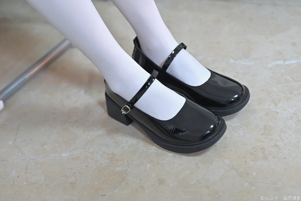 图片[2]-凝思摄影 NO.032 小青-连衣裙、连裤白丝、高跟鞋[134P]-萌味圈