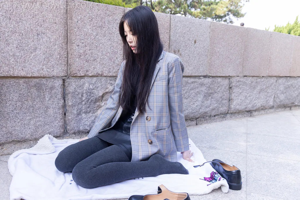 图片[2]-物恋传媒 NO.2517 茯苓-高跟鞋、超厚灰连裤袜[210P]-萌味圈