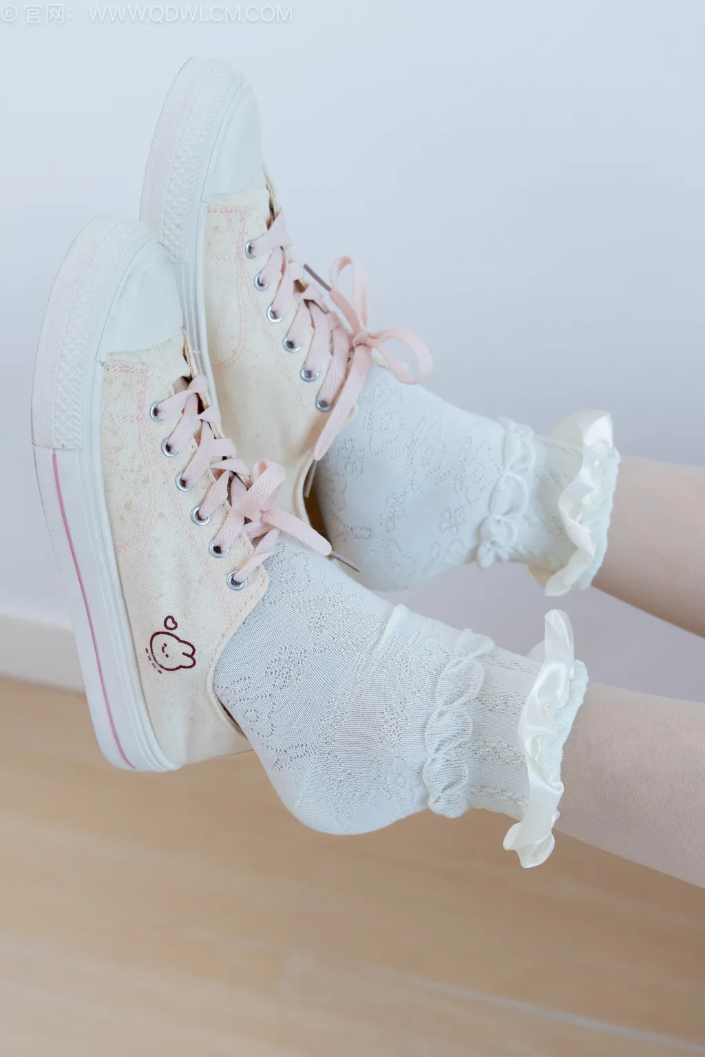 图片[2]-物恋传媒 NO.2520 菜菜-帆布鞋、白棉袜、薄肉丝、睡裙[240P]-萌味圈