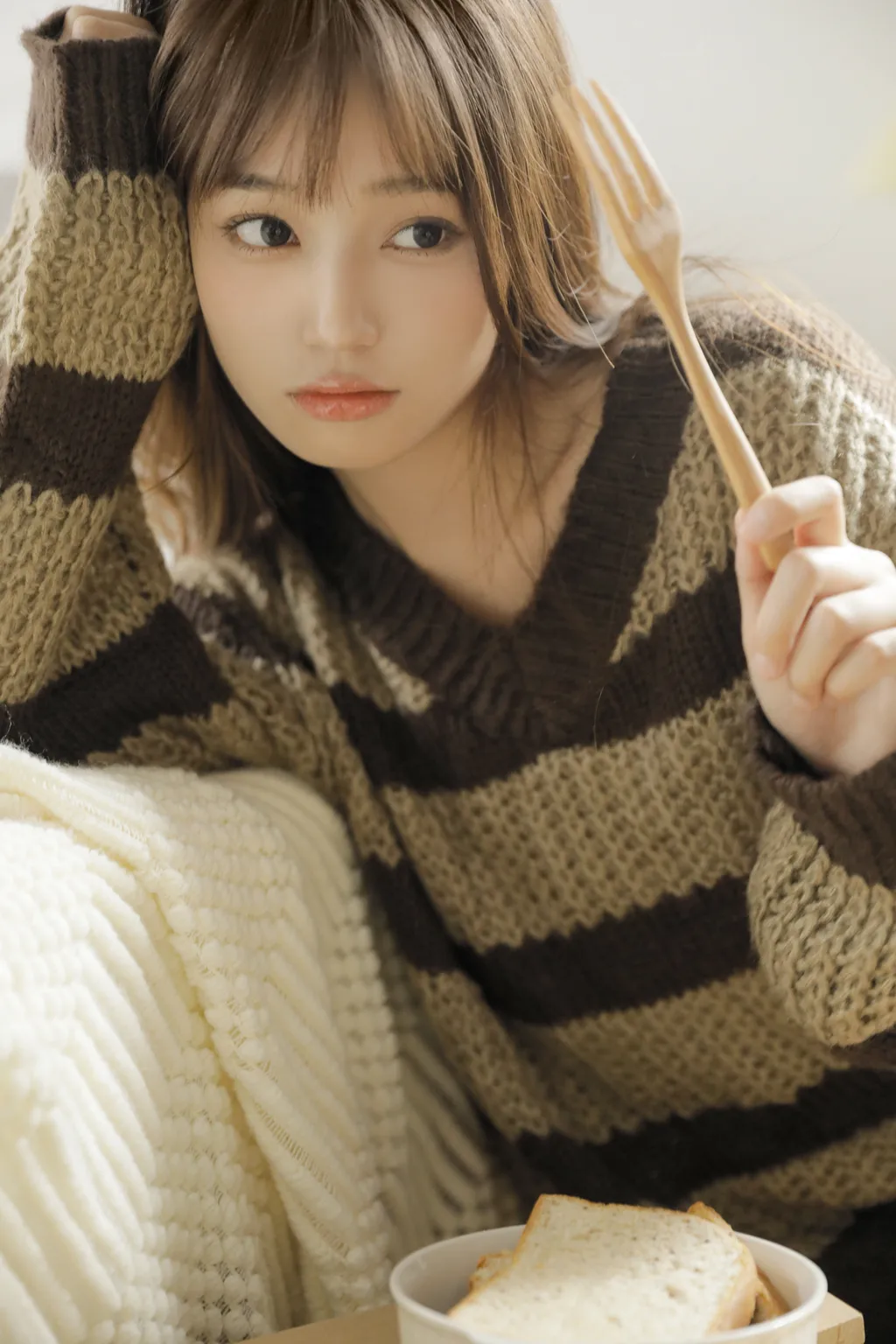 图片[2]-[YITUYU艺图语]2022.12.05 咖色系的秋天 郑湘湘-[21+1P]-萌味圈