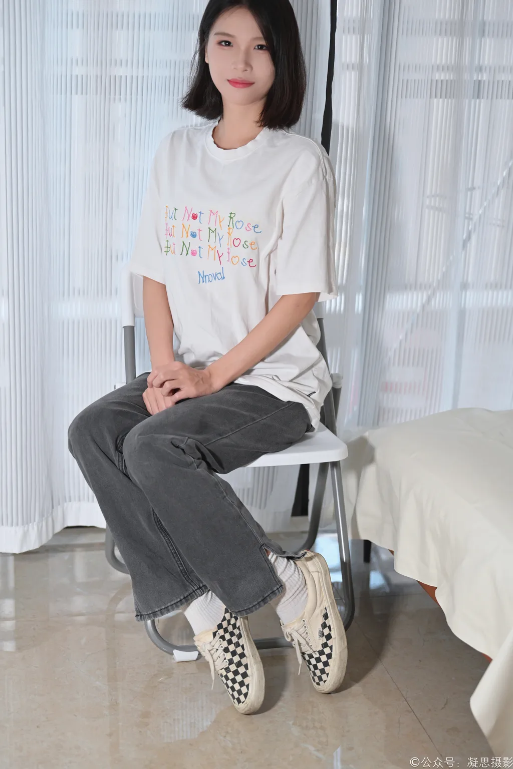 图片[2]-凝思摄影 NO.042 小睿-T恤、短白袜、平底鞋[135P]-萌味圈