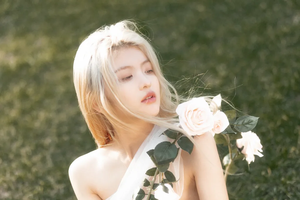 图片[2]-[YITUYU艺图语]2022.12.09 春生 笑死银[22+1P]-萌味圈