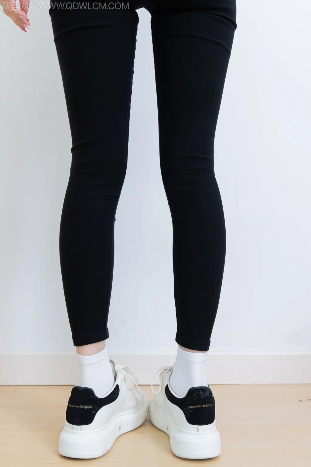 图片[2]-物恋传媒 NO.2528 贝壳-板鞋、纯白棉袜[150P]-萌味圈