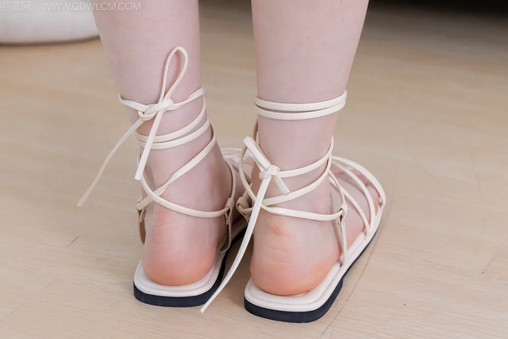 图片[2]-物恋传媒 NO.2529 小酒-平底凉鞋、薄肉丝、瑜伽[156P]-萌味圈