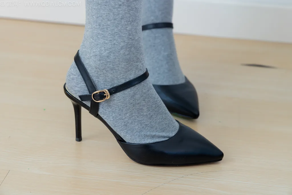 图片[2]-物恋传媒 NO.2531 泡泡-高跟鞋、厚灰丝[165P]-萌味圈