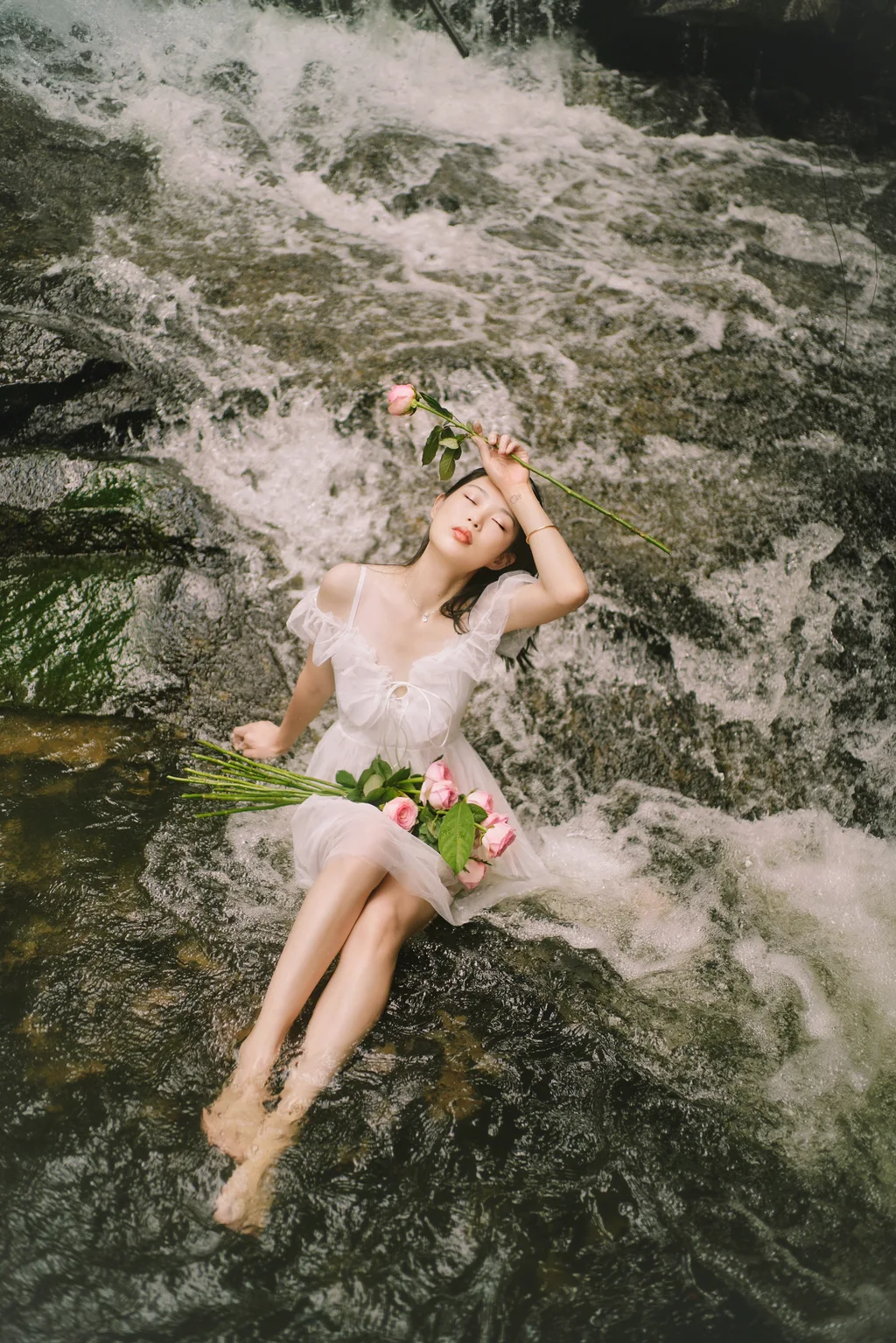 图片[2]-[YITUYU艺图语]2022.12.15 流淌的柔情 小桃[21+1P]-萌味圈