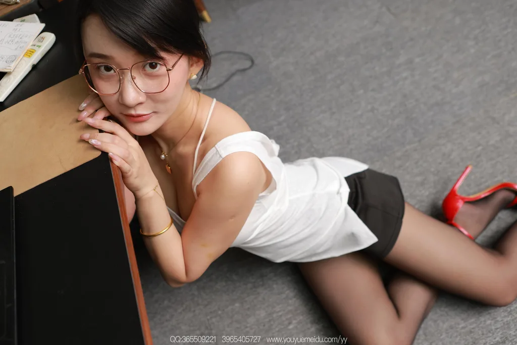 图片[19]-[IESS异思趣向] 2025.10.05 丝享家2176：秋秋《低胸背心》[85P]-萌味圈