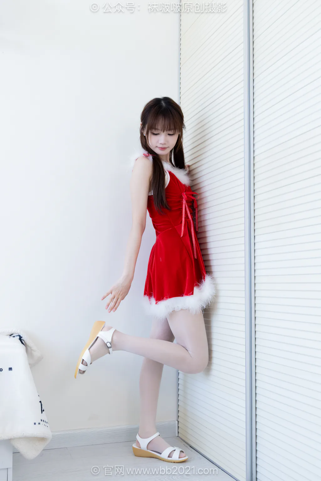 图片[2]-[BoBoSocks袜啵啵]NO.628 甜甜圈-凉鞋、雪地靴、油亮薄白丝、裸足、圣诞裙[175P]-萌味圈