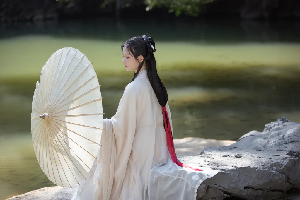 图片[2]-[YITUYU艺图语]2022.12.27 春色 培培[33+1P]-萌味圈