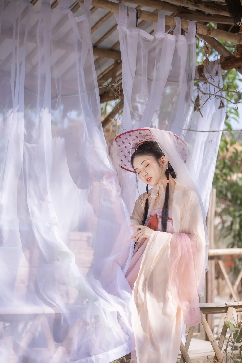 图片[2]-[YITUYU艺图语]2022.12.28 若梦 崴一下[26+1P]-萌味圈