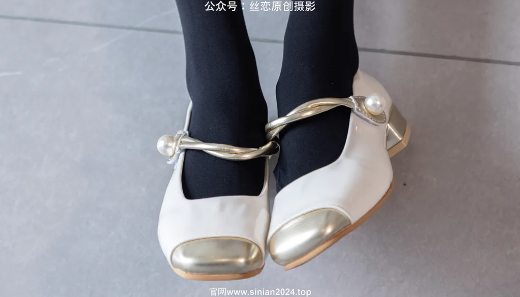 图片[23]-丝恋摄影 NO.017 小梦-学院风 jk连衣裙 黑色丝袜 白色小皮鞋[168P]-萌味圈