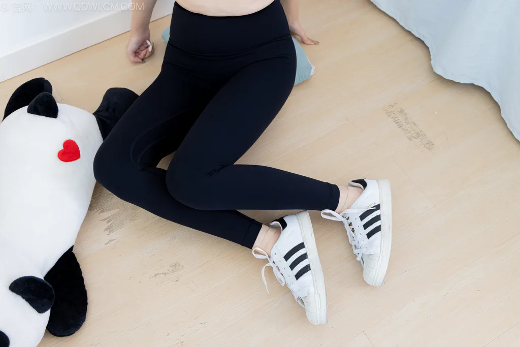 图片[8]-物恋传媒 NO.2561 贝壳-板鞋、帆布鞋、短肉丝、瑜伽裤[165P]-萌味圈