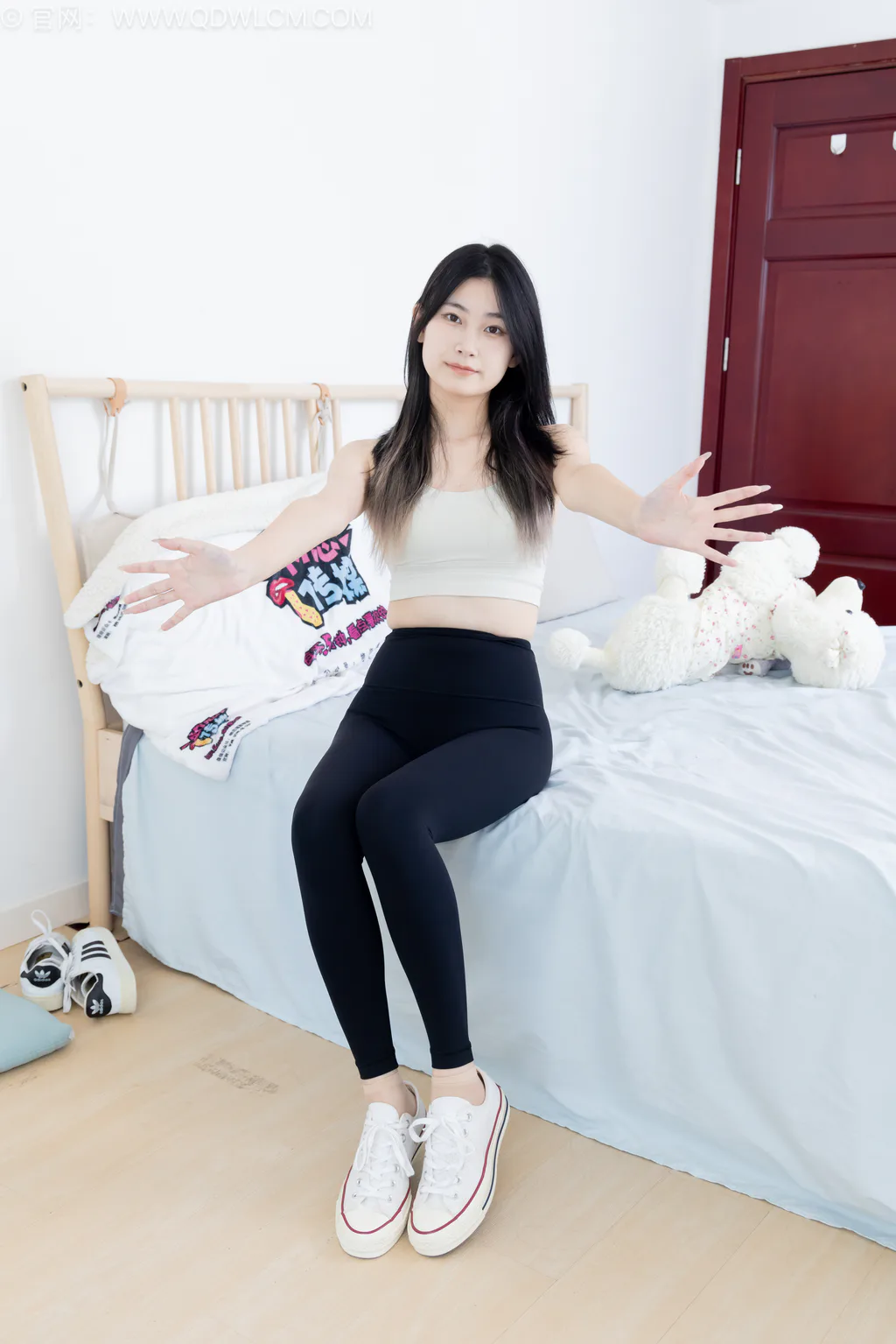 图片[36]-物恋传媒 NO.2561 贝壳-板鞋、帆布鞋、短肉丝、瑜伽裤[165P]-萌味圈