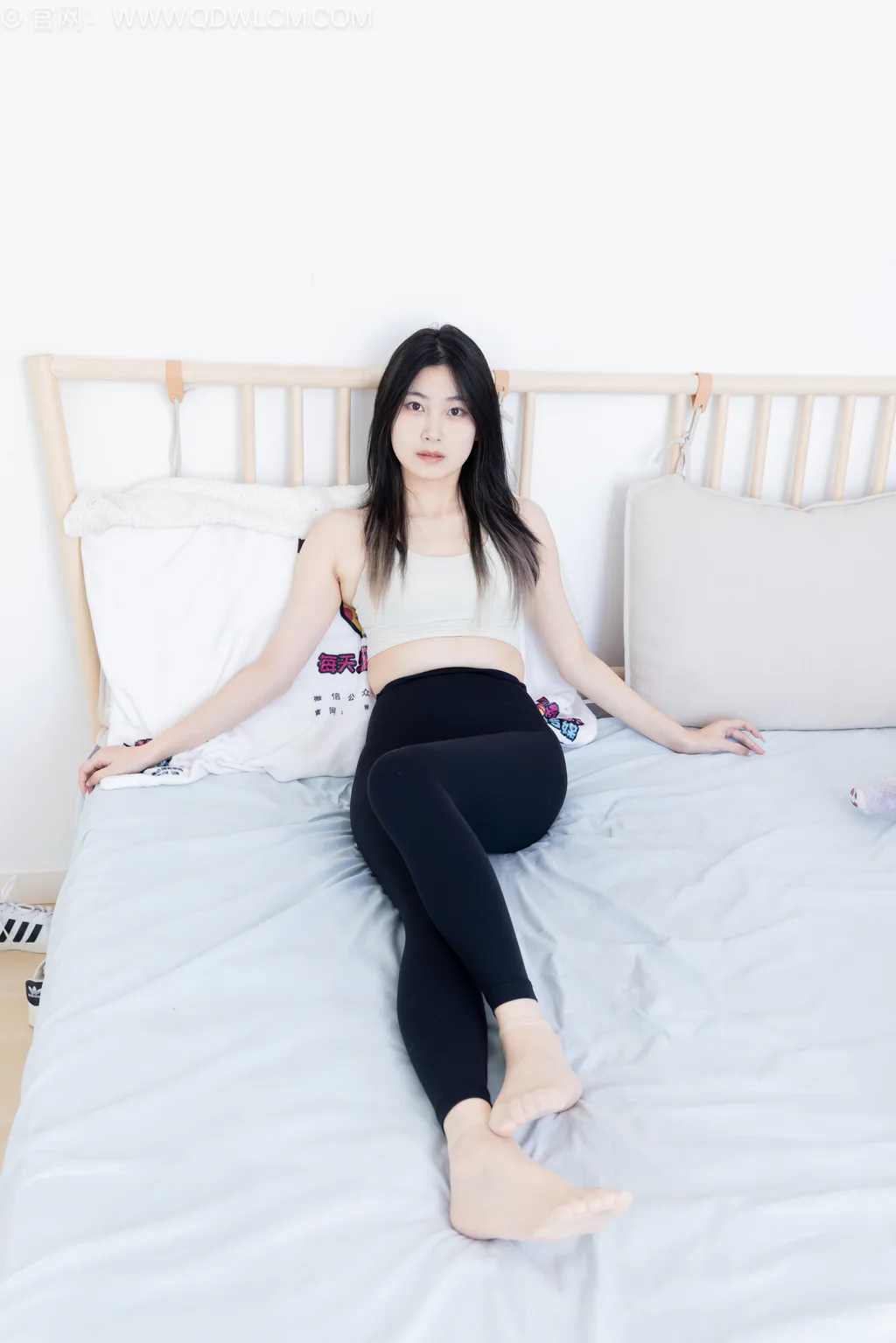 图片[151]-物恋传媒 NO.2561 贝壳-板鞋、帆布鞋、短肉丝、瑜伽裤[165P]-萌味圈