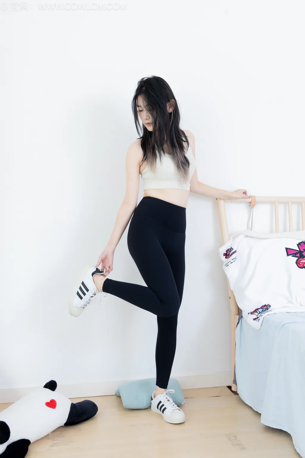 图片[159]-物恋传媒 NO.2561 贝壳-板鞋、帆布鞋、短肉丝、瑜伽裤[165P]-萌味圈