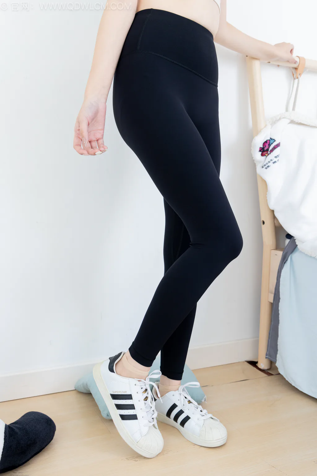 图片[160]-物恋传媒 NO.2561 贝壳-板鞋、帆布鞋、短肉丝、瑜伽裤[165P]-萌味圈