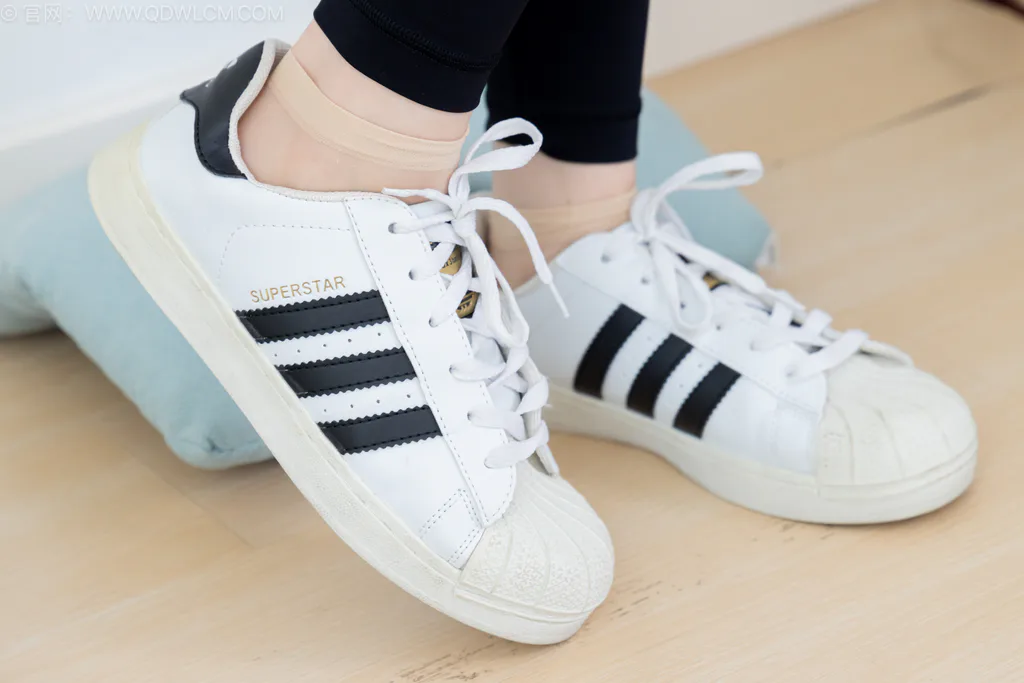 图片[161]-物恋传媒 NO.2561 贝壳-板鞋、帆布鞋、短肉丝、瑜伽裤[165P]-萌味圈