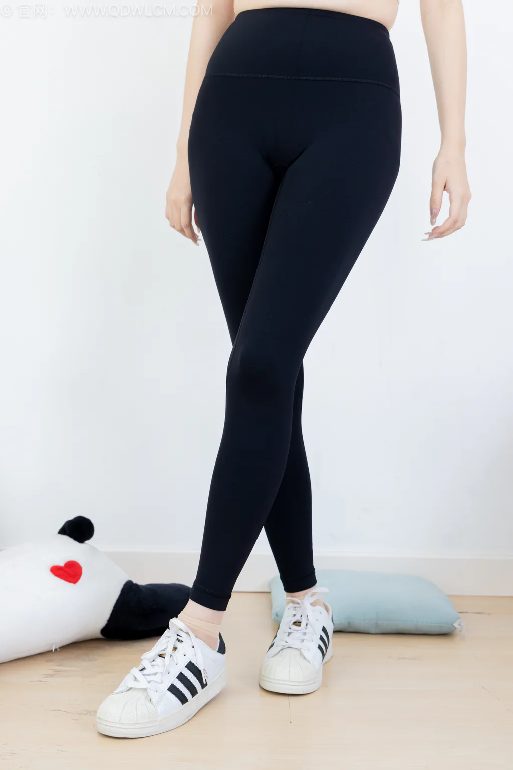 图片[162]-物恋传媒 NO.2561 贝壳-板鞋、帆布鞋、短肉丝、瑜伽裤[165P]-萌味圈