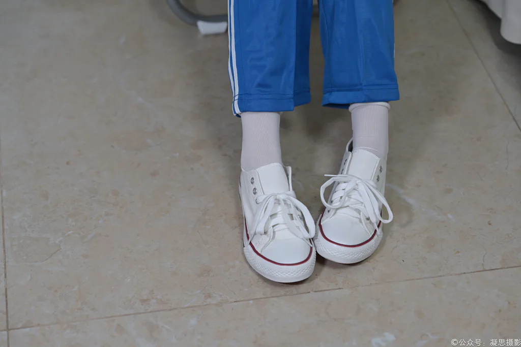 图片[2]-凝思摄影 NO.056 小慧-校服、短白袜、帆布鞋[150P]-萌味圈