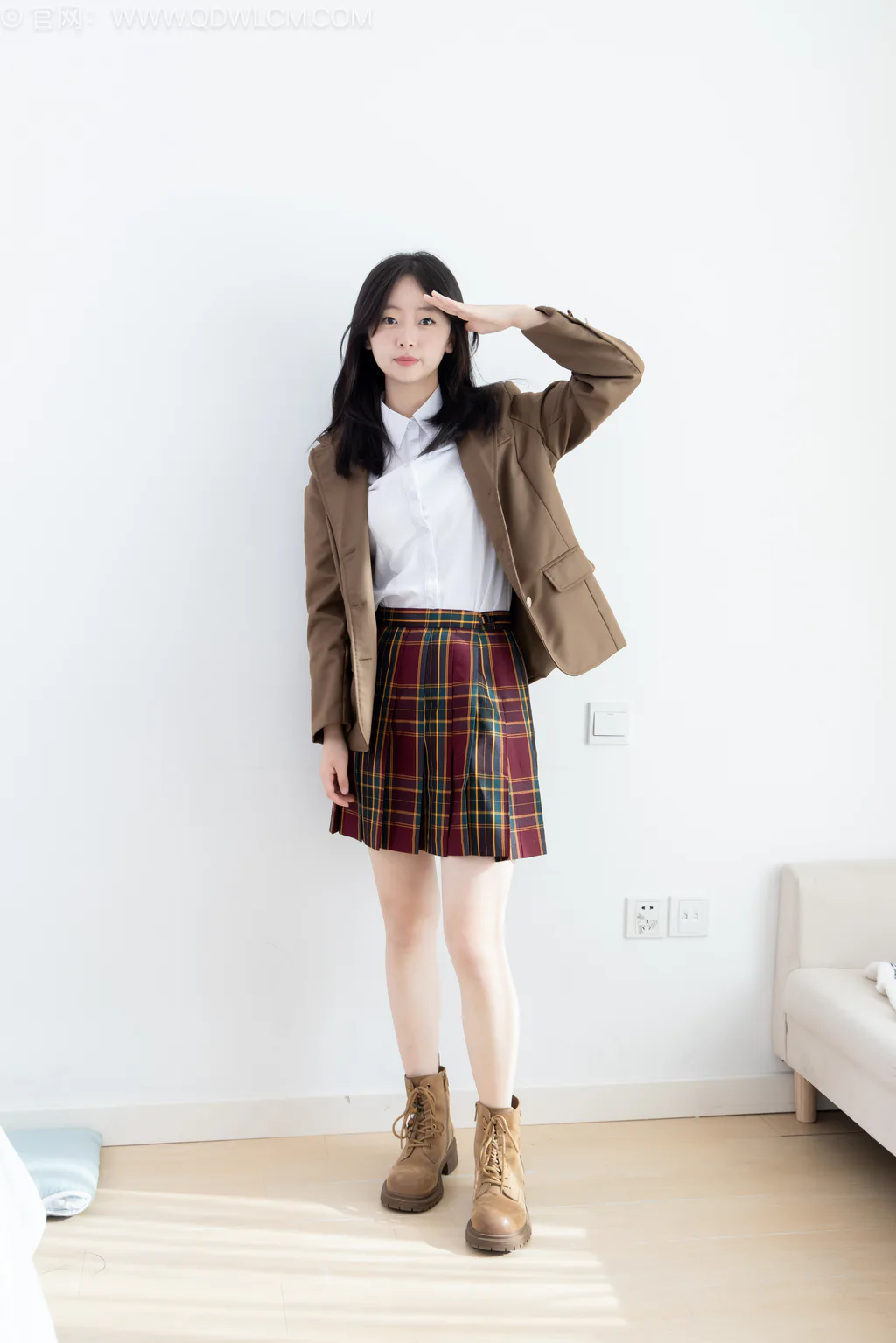 图片[2]-物恋传媒 NO.2567 萌萌-短靴、白棉袜、裸足、jk制服[150P]-萌味圈