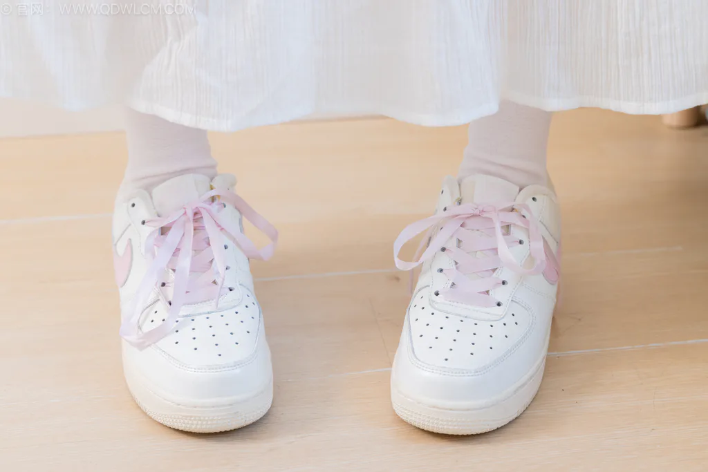 图片[6]-物恋传媒 NO.2568 小羊-板鞋、白棉袜、裸足[153P]-萌味圈