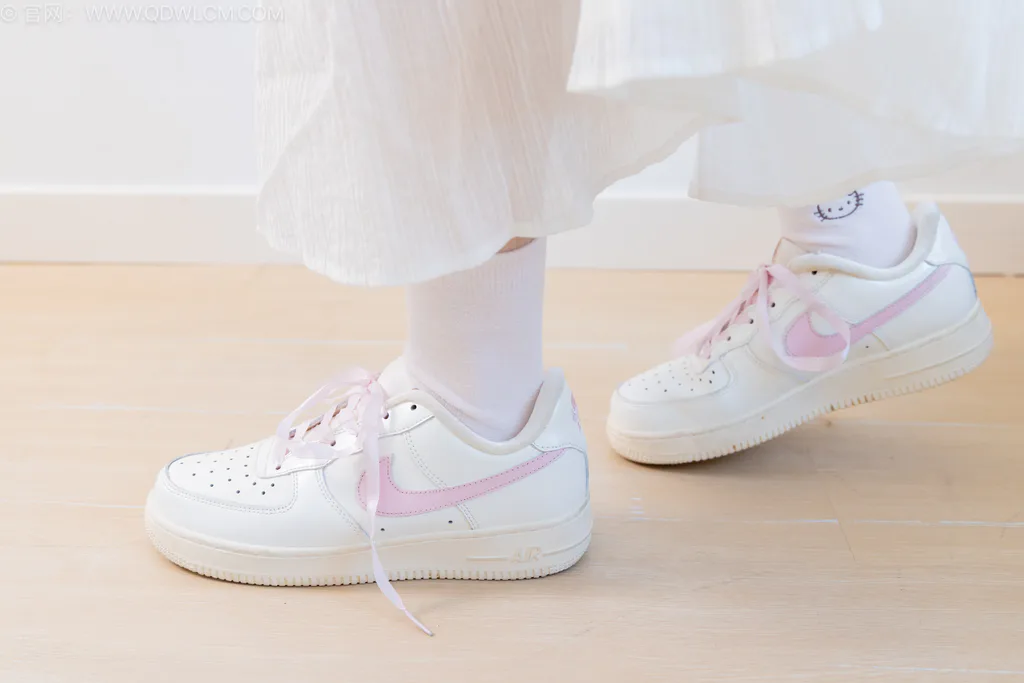 图片[10]-物恋传媒 NO.2568 小羊-板鞋、白棉袜、裸足[153P]-萌味圈