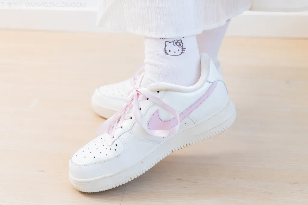 图片[11]-物恋传媒 NO.2568 小羊-板鞋、白棉袜、裸足[153P]-萌味圈