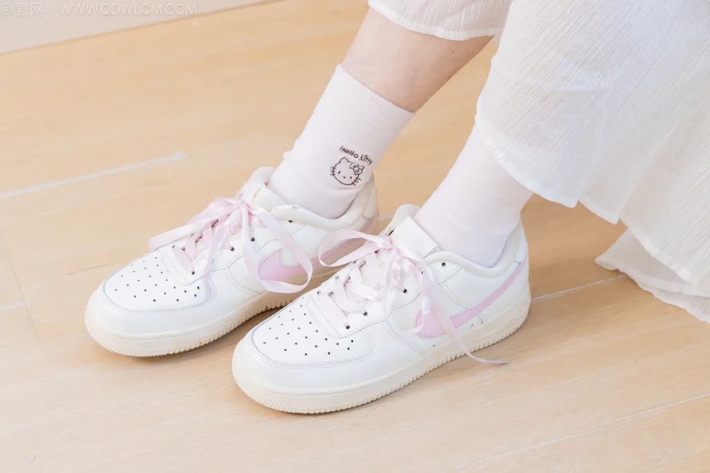 图片[18]-物恋传媒 NO.2568 小羊-板鞋、白棉袜、裸足[153P]-萌味圈