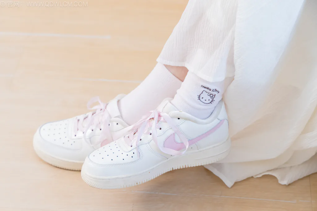 图片[29]-物恋传媒 NO.2568 小羊-板鞋、白棉袜、裸足[153P]-萌味圈