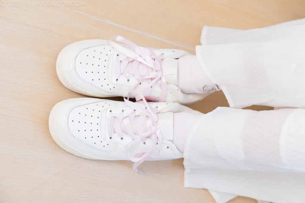图片[30]-物恋传媒 NO.2568 小羊-板鞋、白棉袜、裸足[153P]-萌味圈