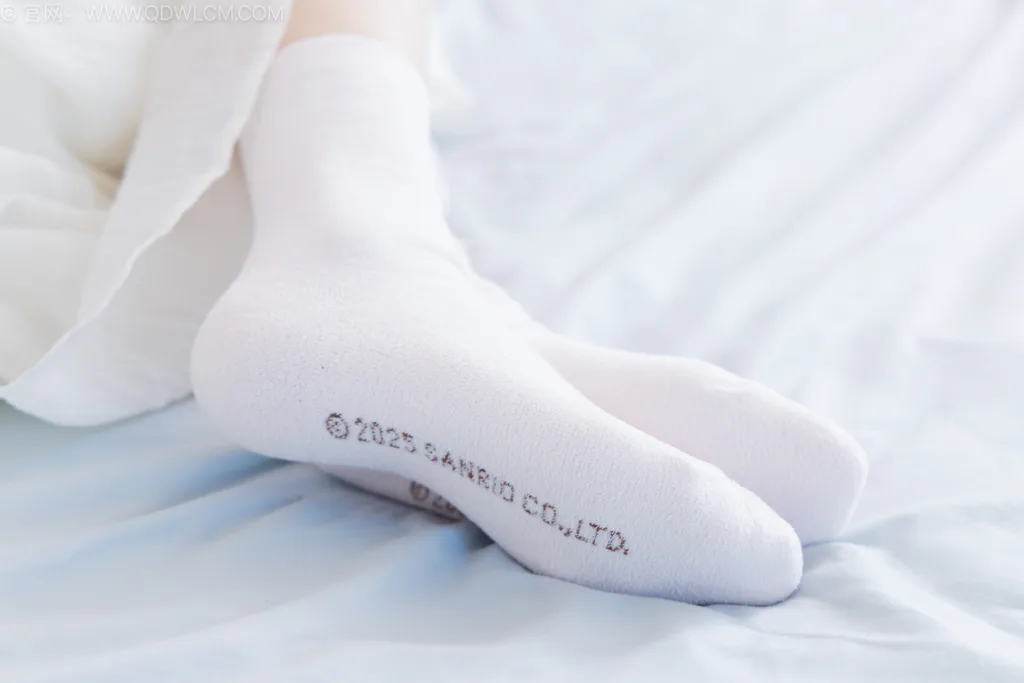 图片[88]-物恋传媒 NO.2568 小羊-板鞋、白棉袜、裸足[153P]-萌味圈