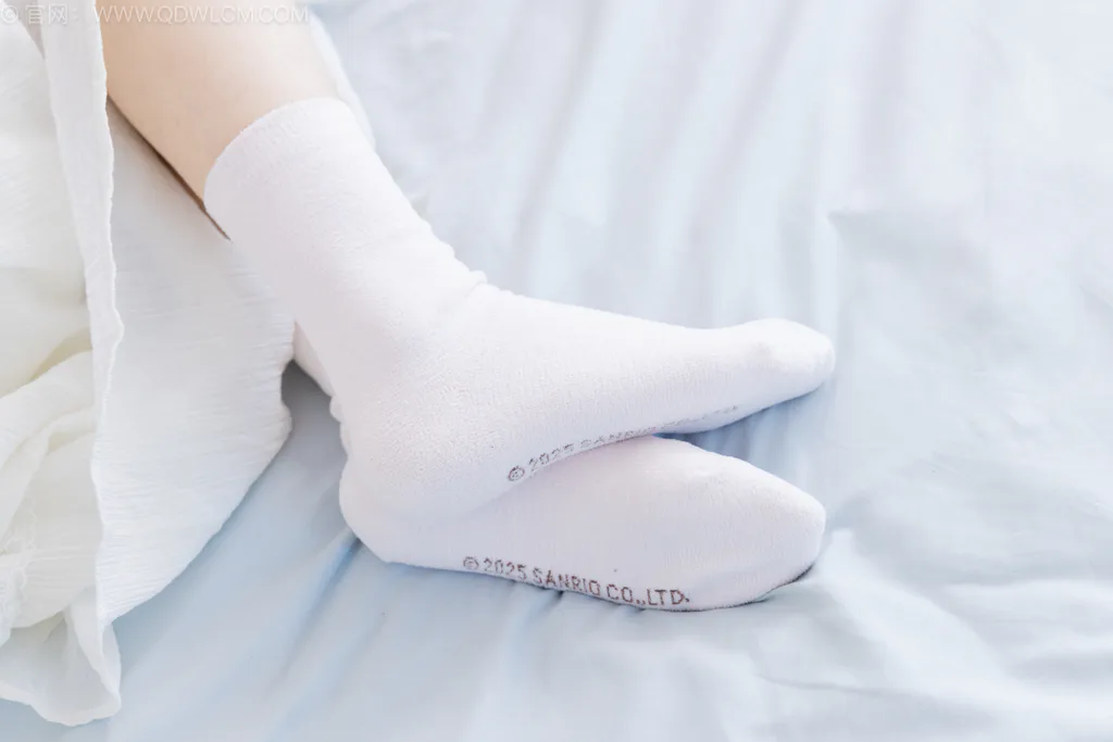 图片[89]-物恋传媒 NO.2568 小羊-板鞋、白棉袜、裸足[153P]-萌味圈