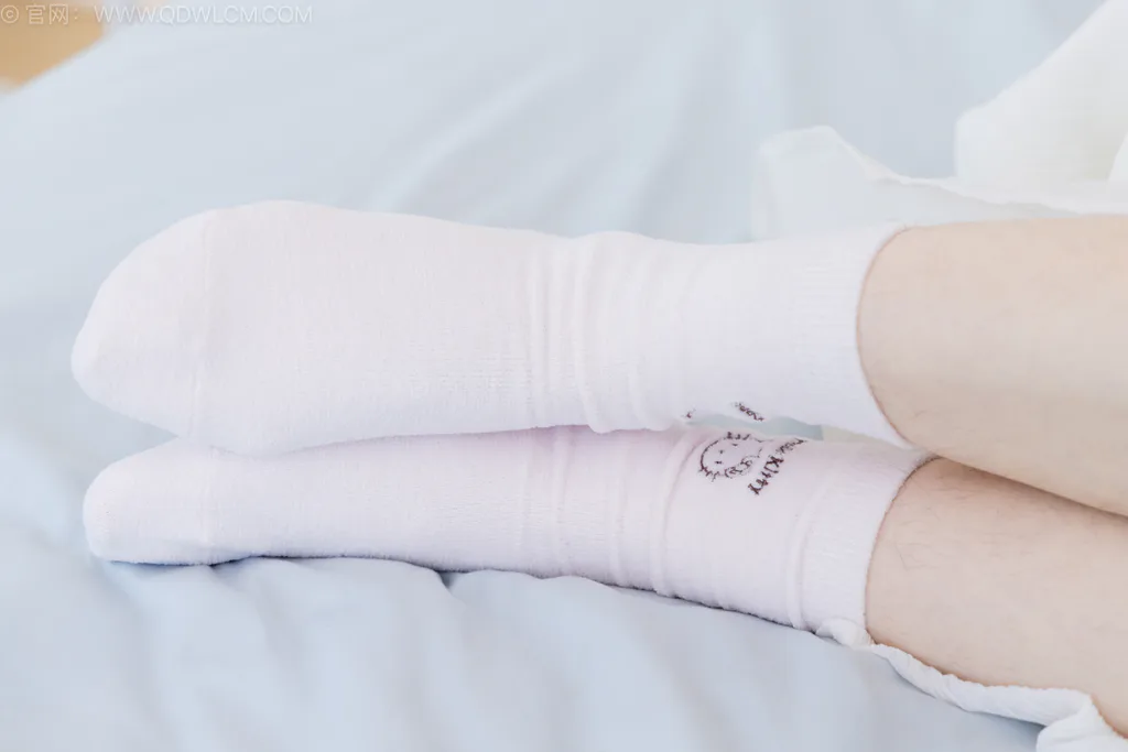 图片[90]-物恋传媒 NO.2568 小羊-板鞋、白棉袜、裸足[153P]-萌味圈